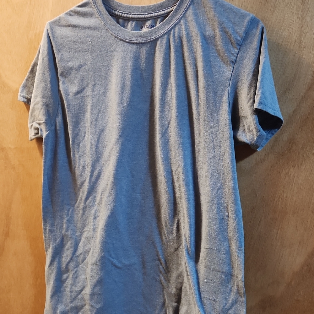 Gildan Men's Short Sleeve Gray Tee